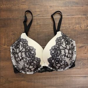 Victoria’s Secret Dream Angels Push-Up Plunge Bra